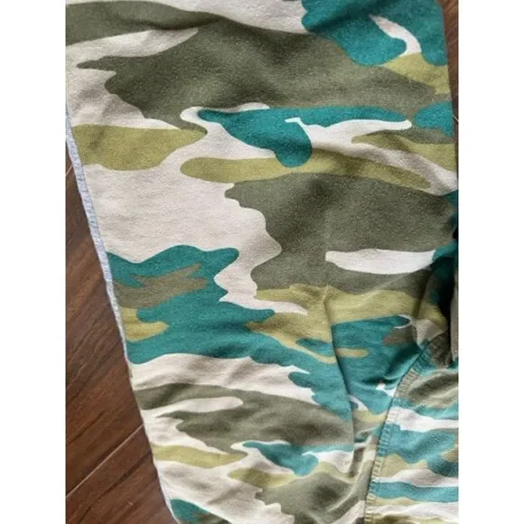 Kids 8 Green camo joggers - Picture 4 of 4